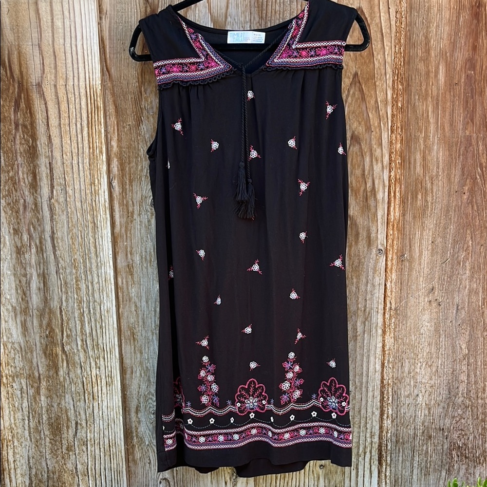 Embroidered Black and Pink Sleeveless Dress